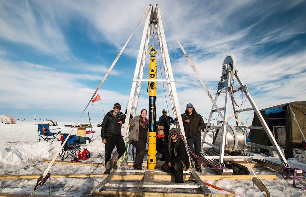 Schmidt and her team posing with the Icefin sub